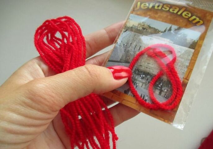 Red rope from Israel as an amulet of success