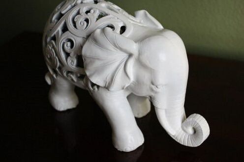 an elephant figurine like a successful amulet